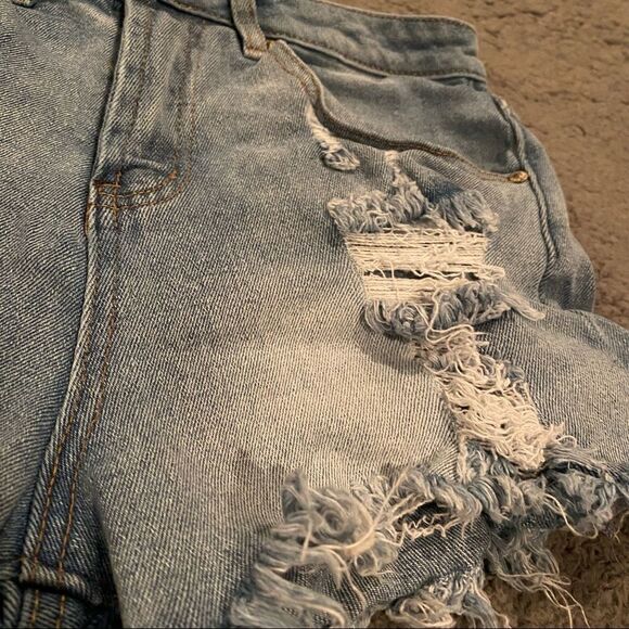 Almost Famous Jean Shorts - Picture 5 of 12